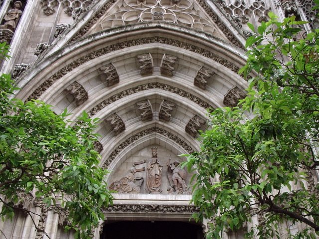 P5200298 Puerta de la Concepcion - Patio de los naranjos  - Catedral de Sevillla - Sevilla